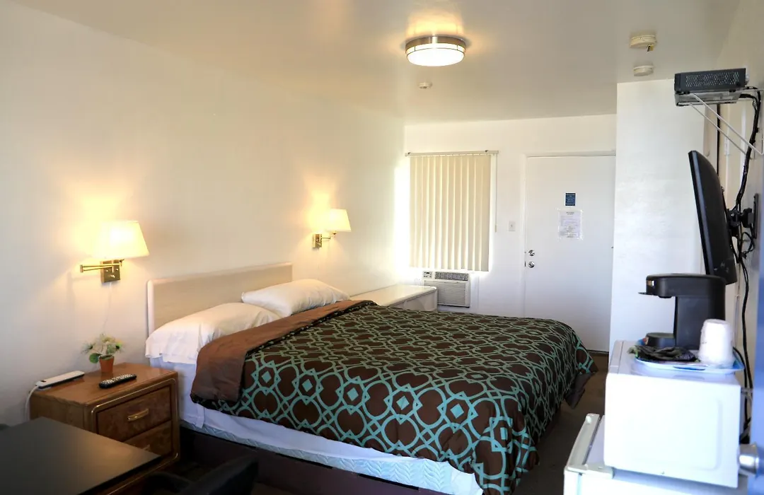 Safari Motor Inn - Joshua Tree-1