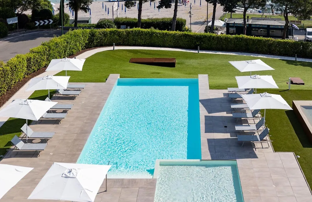 Vision Hotel-1