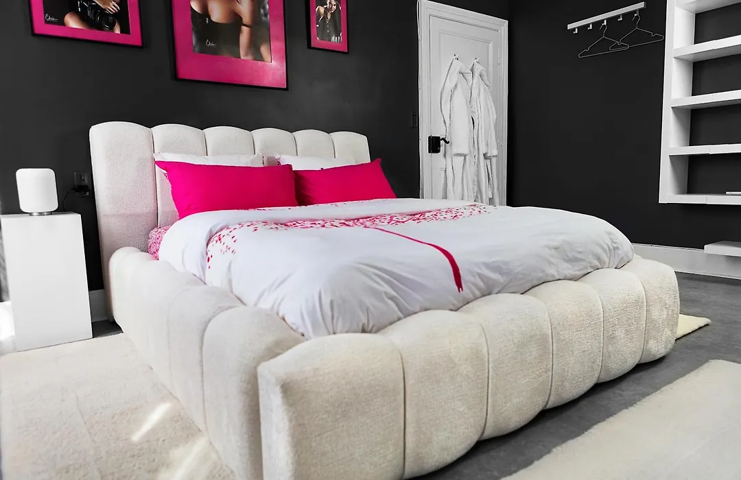 Le Cherche Midi Chambres D'Hotes Avec Cuisine Equipee Grand Jardin Parking Securise Gratuit-1