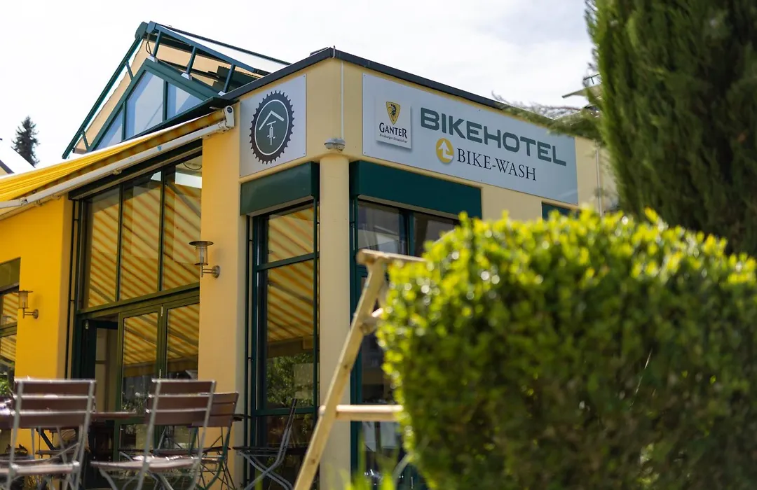 Bike- Und Ferienhotel Freiburg-1