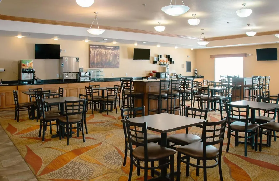 Comfort Inn & Suites Grand Forks Near Alerus Center-1