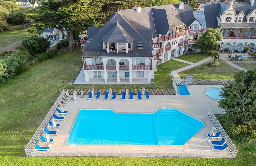 Résidence Pierre&Vacances Premium Le Domaine de Cramphore-1