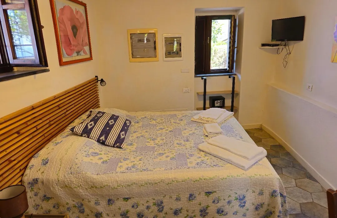 Il Borgo Di Campi-1