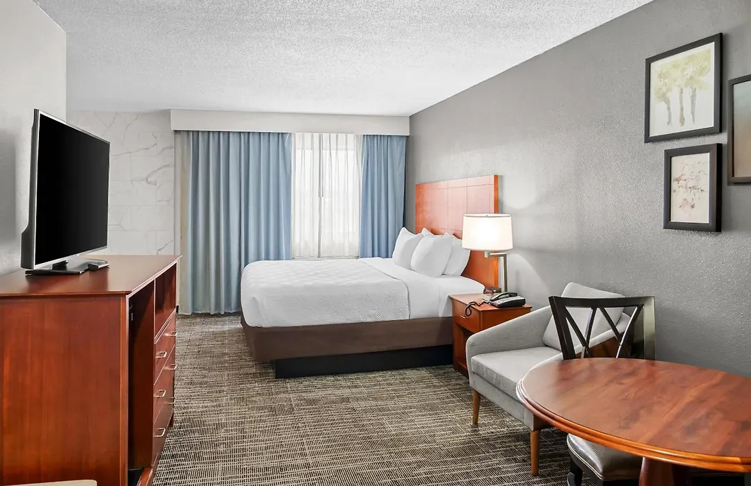 Country Inn & Suites By Radisson, Muskegon, Mi-1