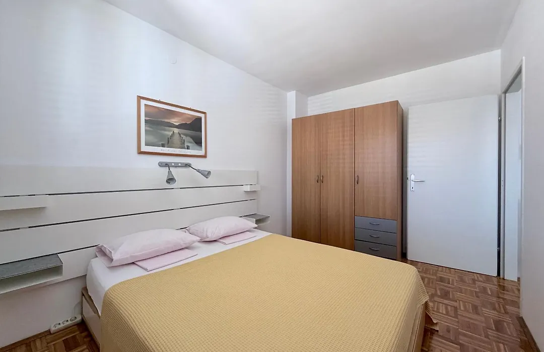 Apartments And Rooms Mofardin-1