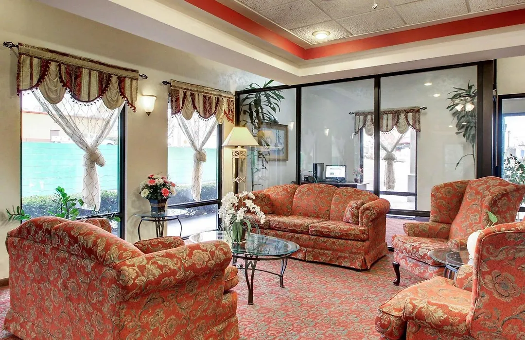 Quality Inn & Suites Clinton - Jackson West-1