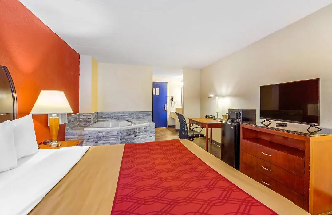 Econo Lodge Inn & Suites Brookings-1
