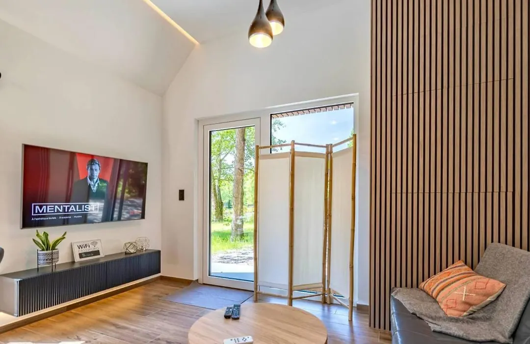 Les Etangs Du Thioux B&B-1