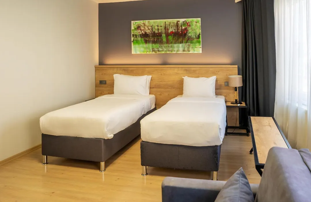 Adresin Hotel-1