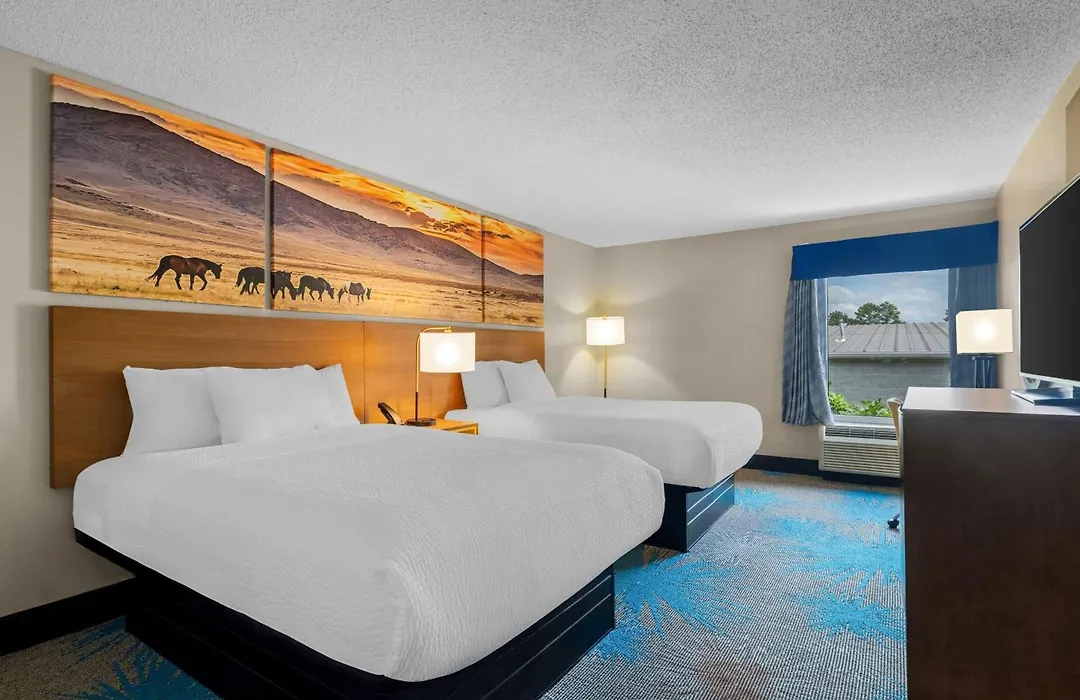 Days Inn & Suites By Wyndham Ridgeland-1