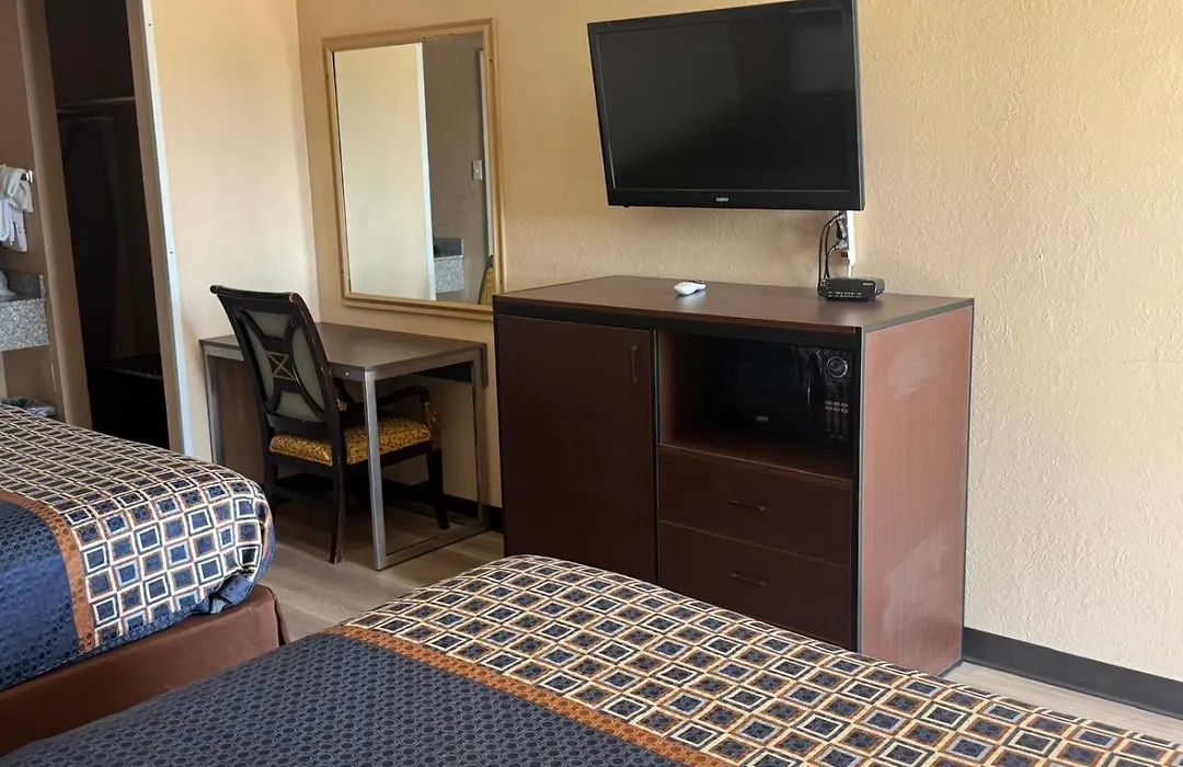 Villa West Inn-1
