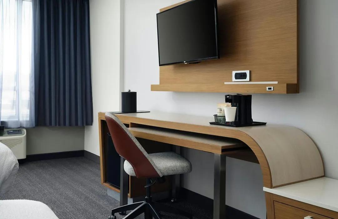 Courtyard By Marriott Erie Bayfront-1