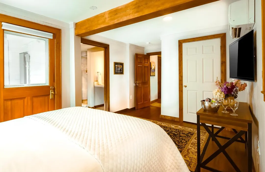 Lovill House Inn-1