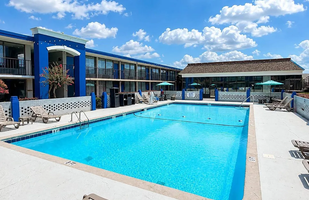 Clarion Greenville Airport Inn-1