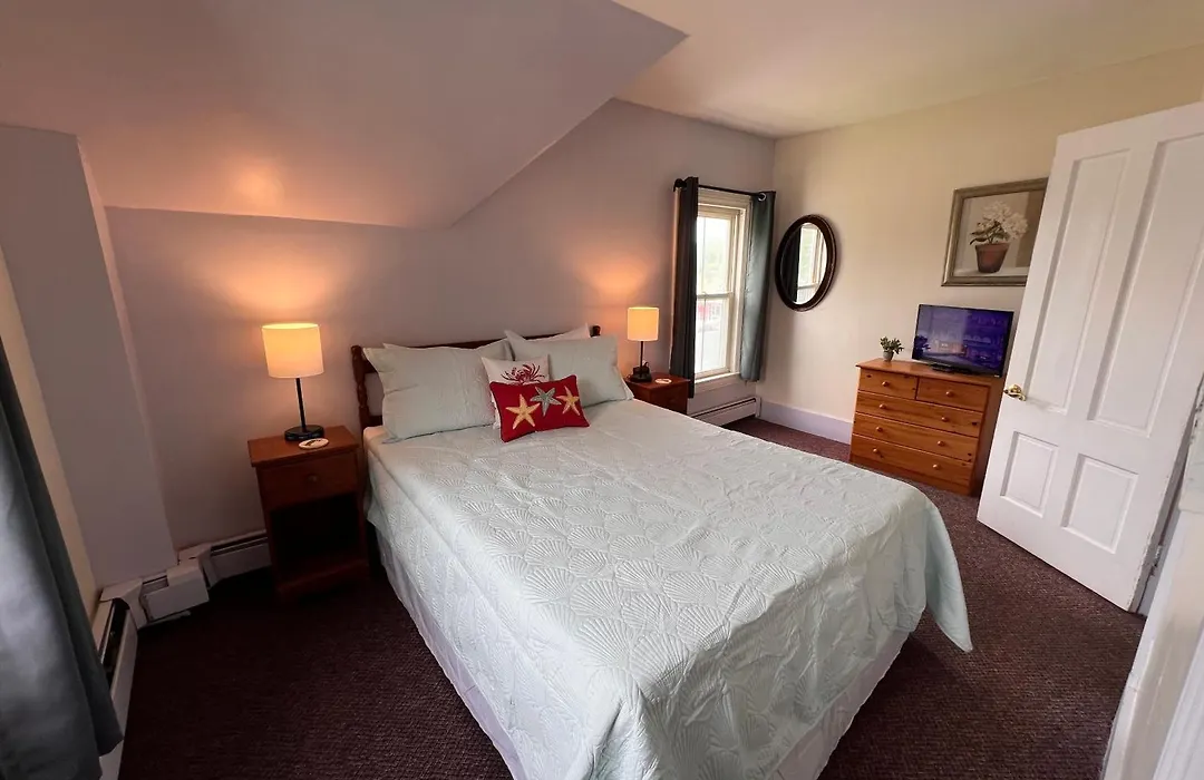 Claddagh Motel & Suites-1