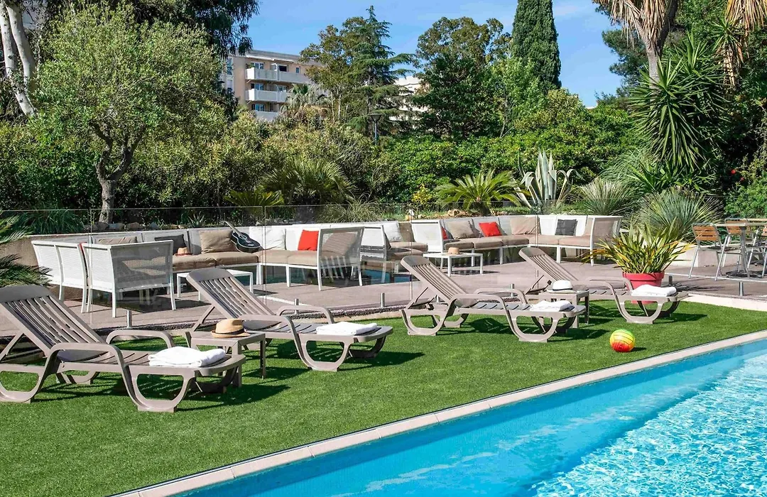 Ibis Hyeres Centre-1