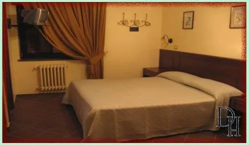 Hotel Dina'S-1