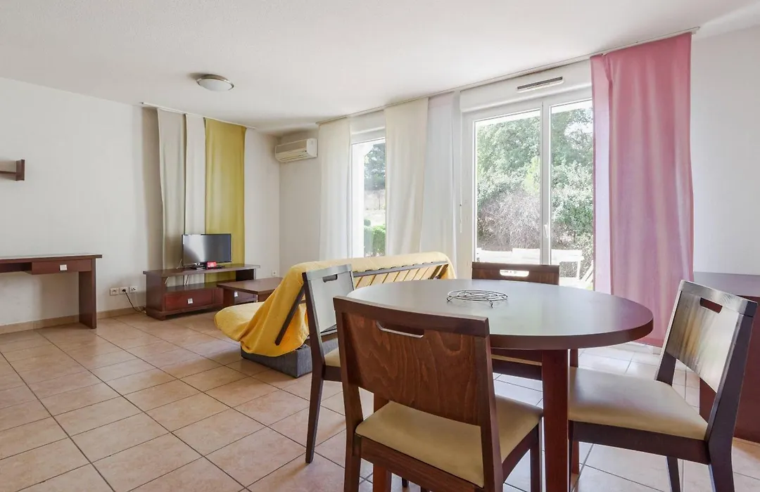 Comfort Aparthotel Six-Fours-1