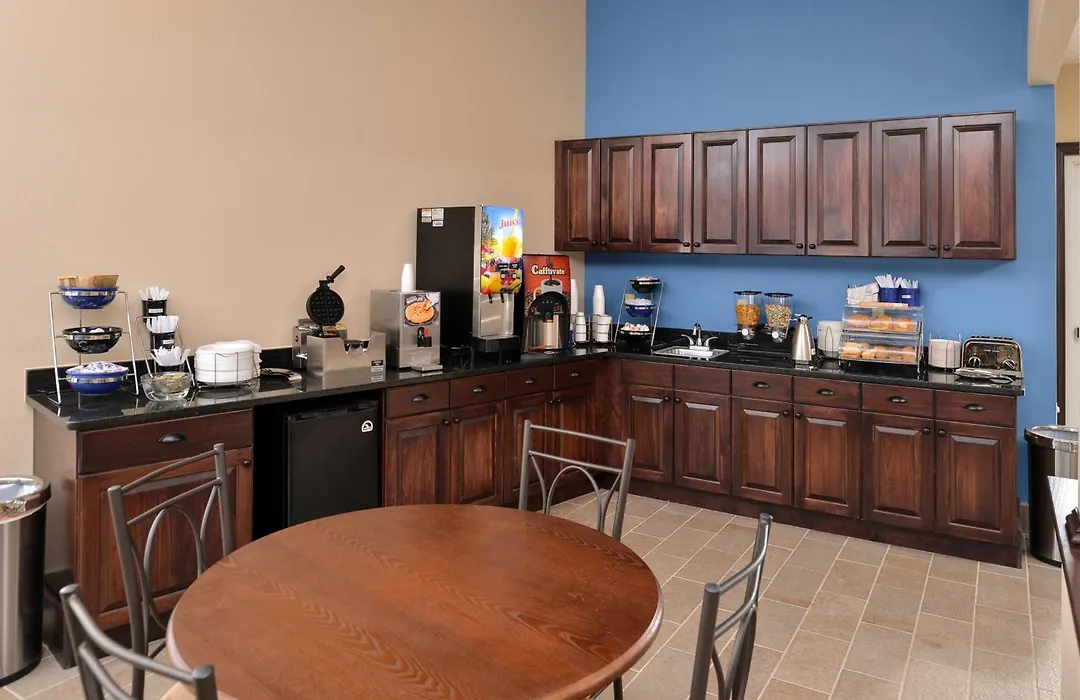 Americas Best Value Inn & Suites St Clairsville Wheeling-1