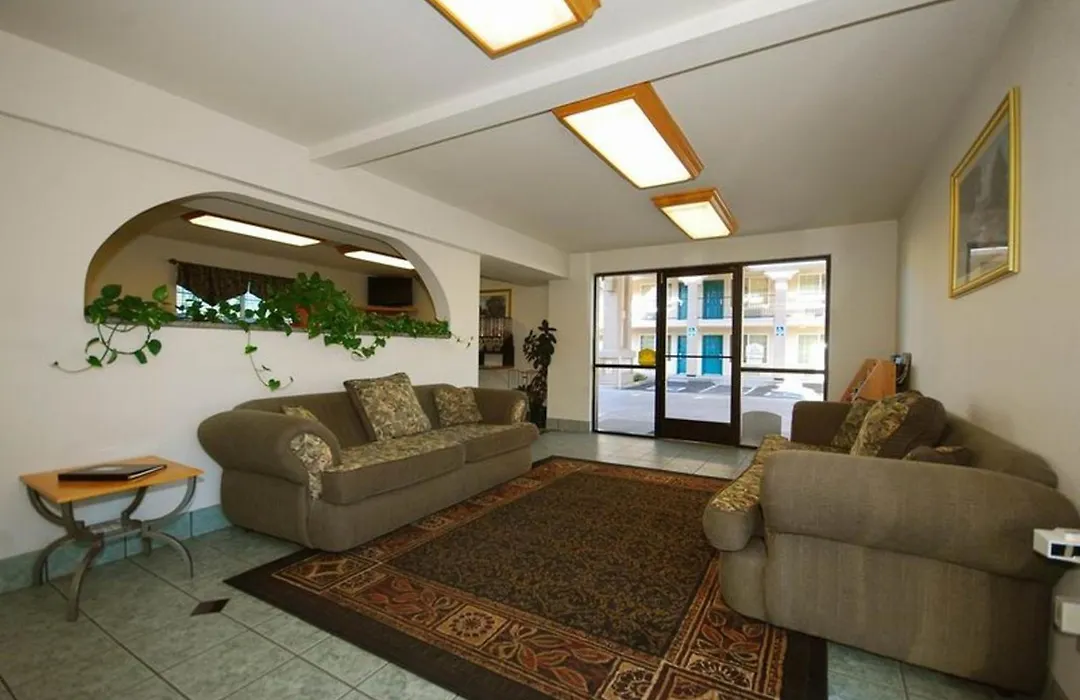 Cloverdale Wine Country Inn & Suites-1