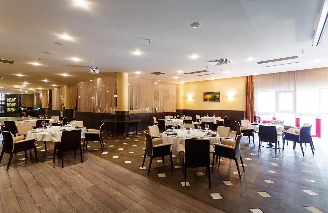 Crowne Plaza - Minsk, An Ihg Hotel-1