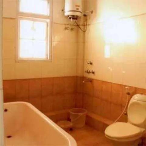 Pineridge Hotel-1