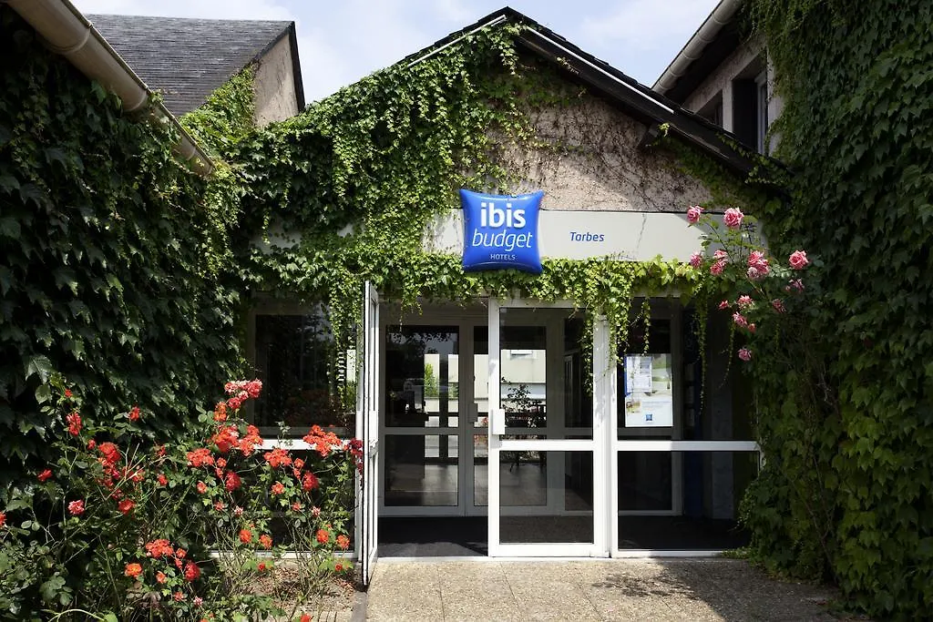 Ibis Budget Tarbes-1