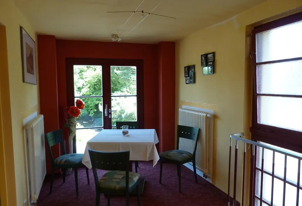 Waldhaus Colditz Garni-1