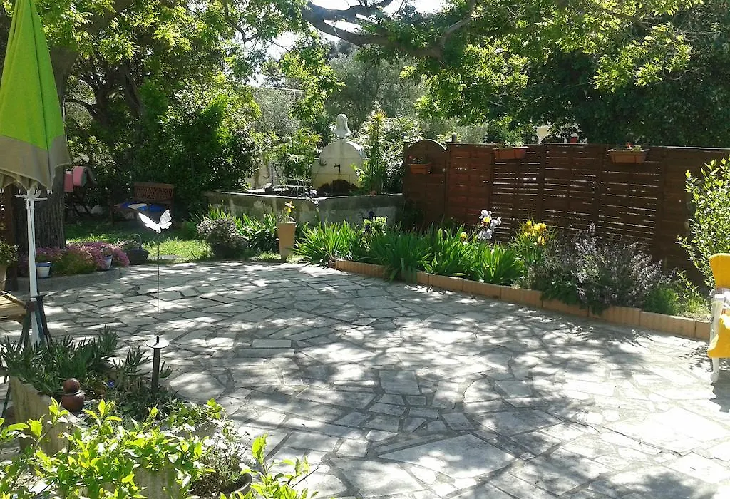 B&B Le Clos des Cigales-1