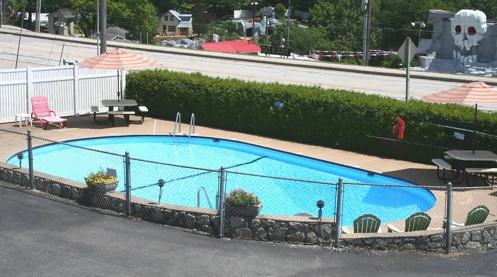 Lake Lighthouse Inn-1