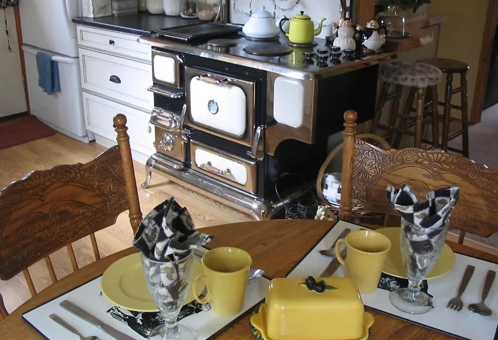 Golden Dreams B&B-1