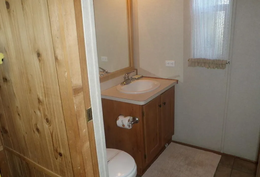Seaside Camping Resort Studio Cabin 3-1