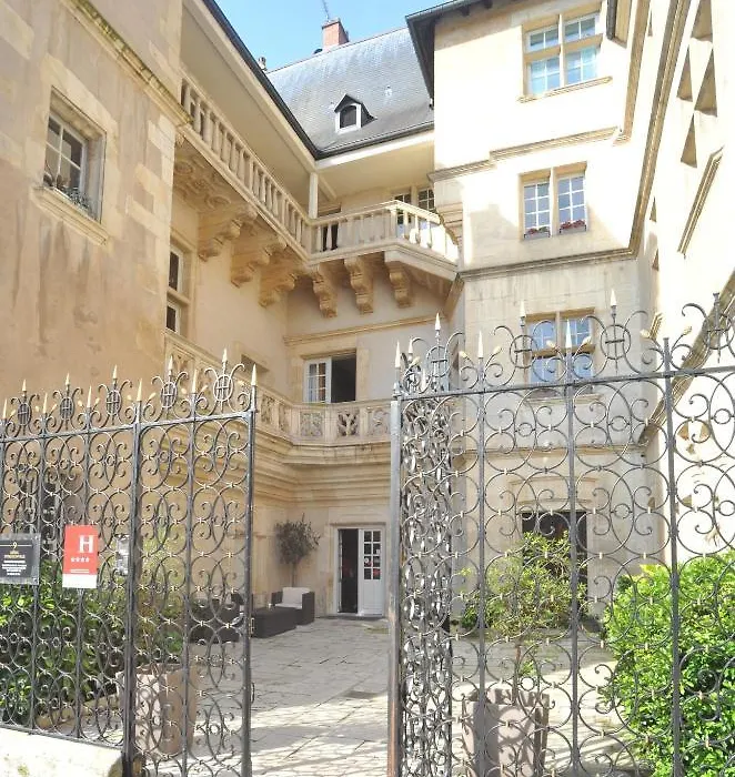 Hotel D'haussonville-1