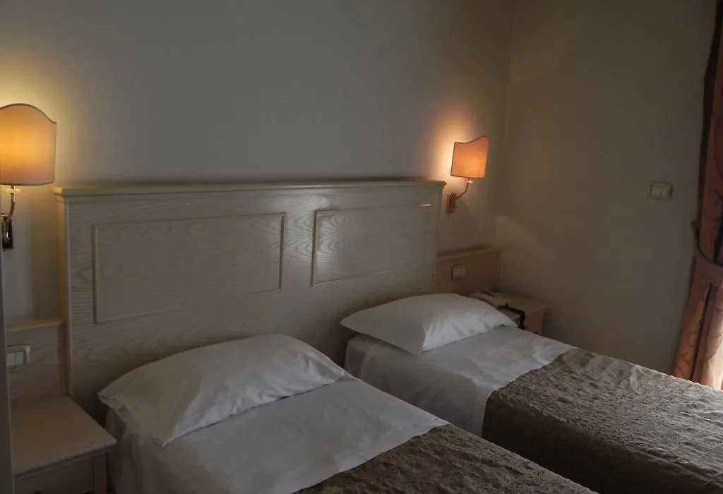 Albergo Teatro Romano-1