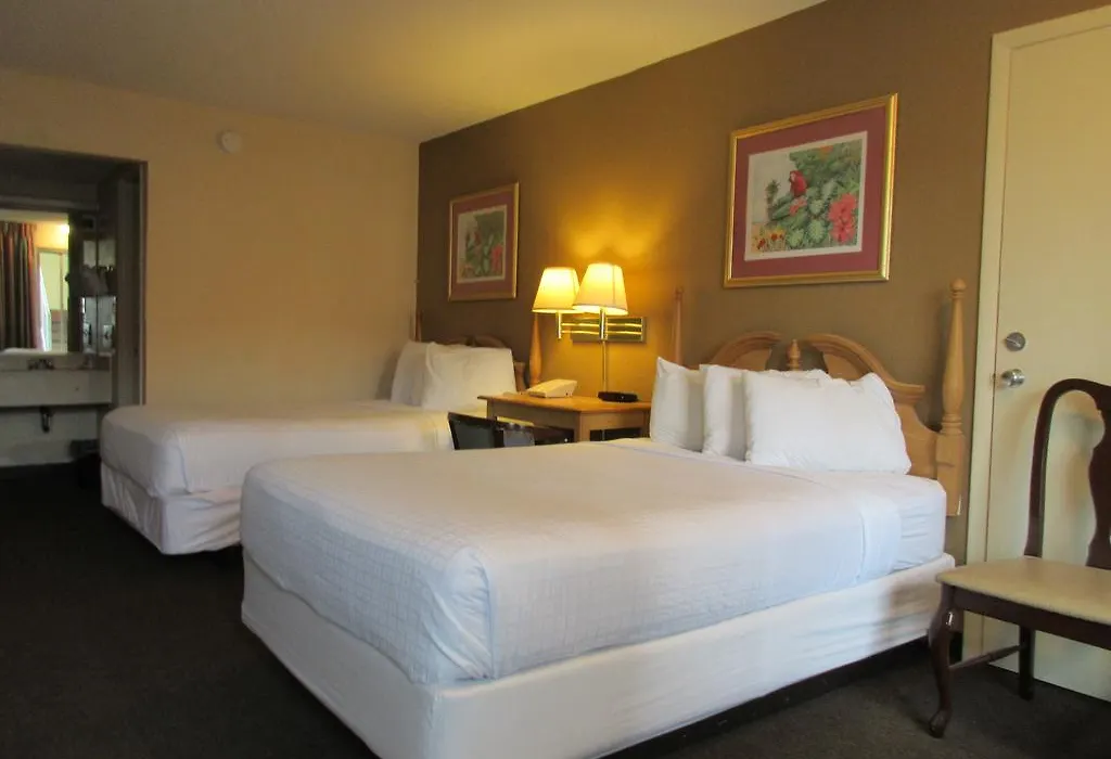Roomba Inn & Suites At Old Town-1