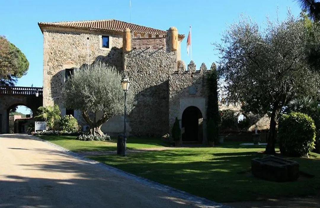 Hotel Castell De L'Oliver-1