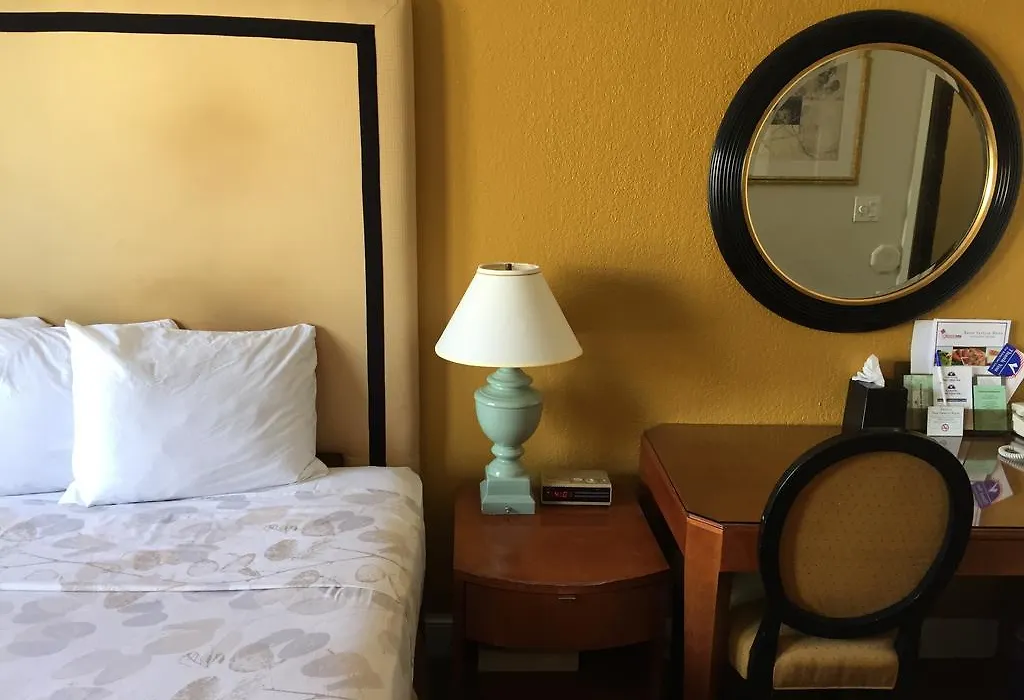 Americas Best Value Inn & Suites - Soma-1