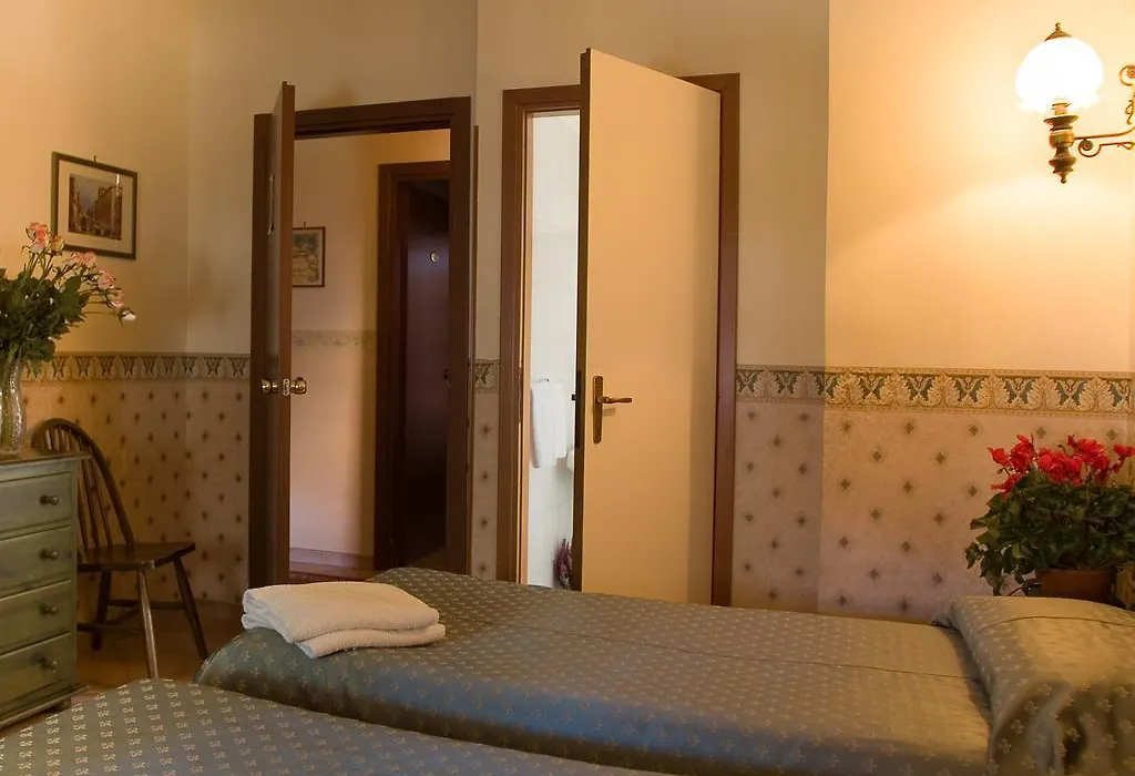 Hotel Louis I-1