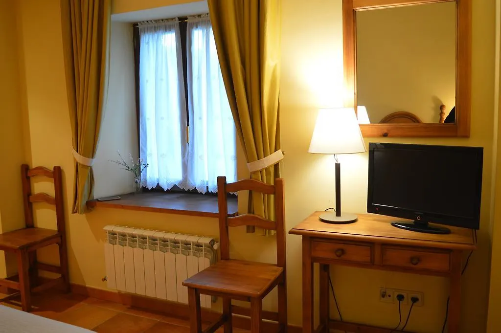Hostal Revinuesa-1