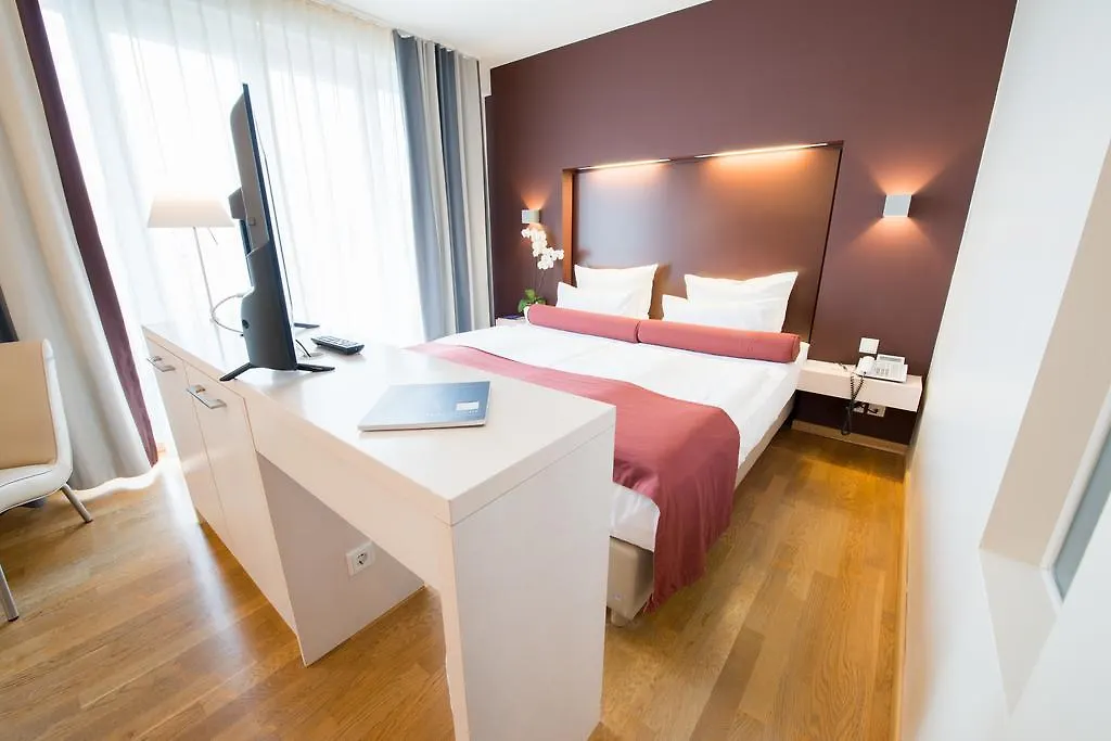 Nymphe Strandhotel & Apartments-1