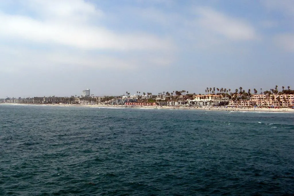 Days Inn By Wyndham Oceanside-1