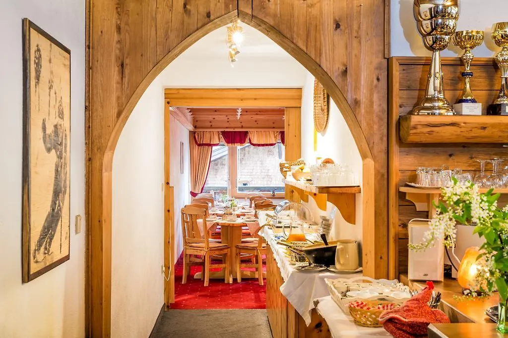 Hotel Garni Ernst Falch-1