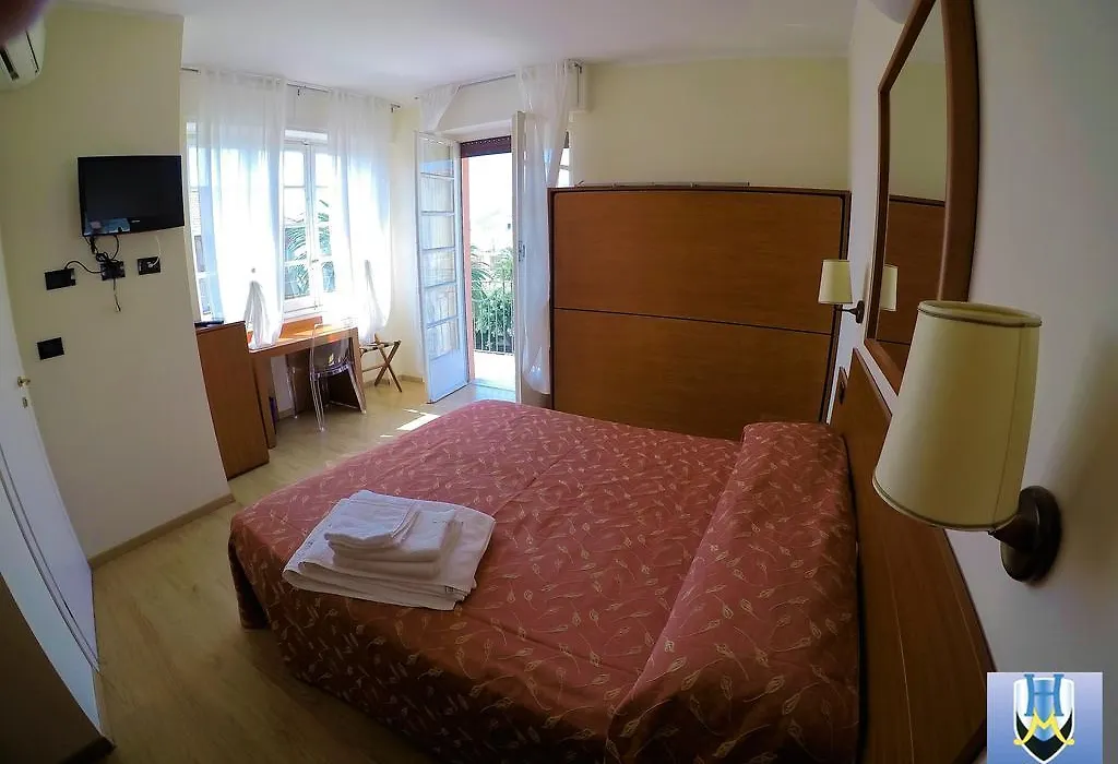 Hotel Mimosa-1