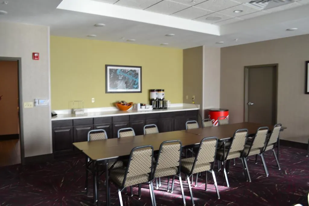 Hampton Inn Pratt-1