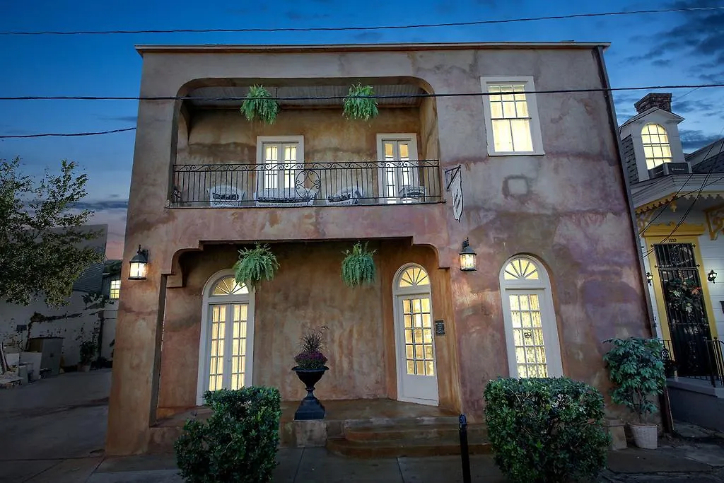 New Orleans Guest House-1