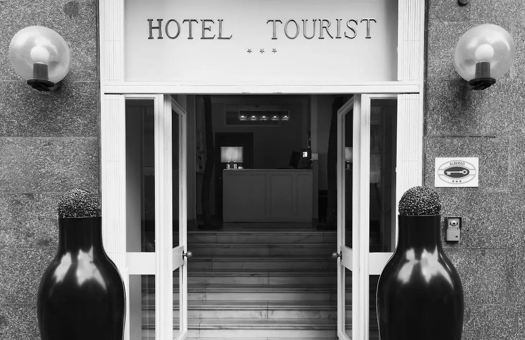 Hotel Tourist-1