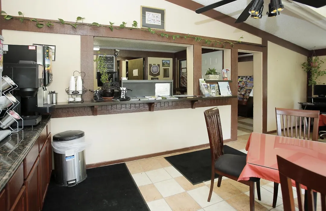 Knights Inn - Battle Creek-1