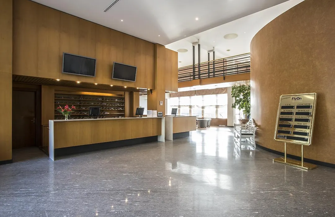 Flyon Hotel & Conference Center-1