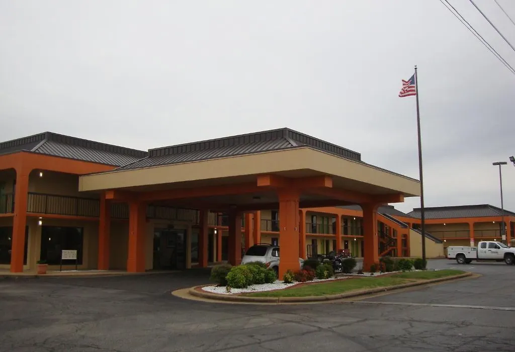 Econo Lodge Inn & Suites Jackson Northwest-1
