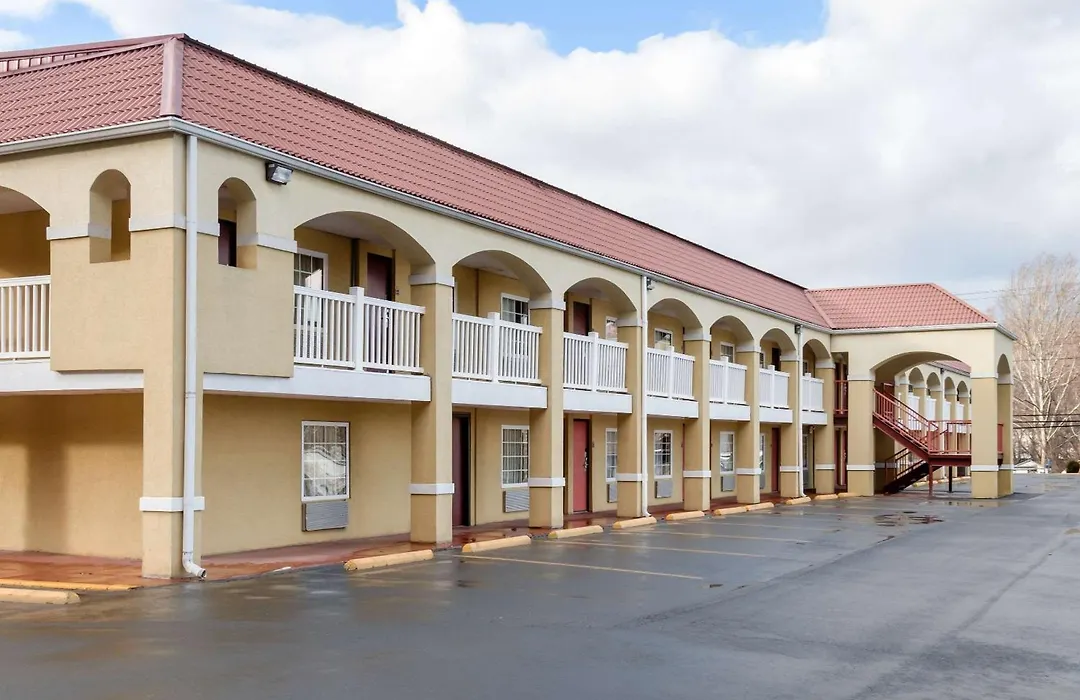 Econo Lodge Huntington - Barboursville University Area-1